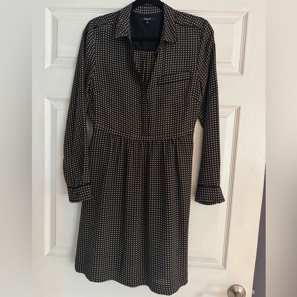 Madewell Long Sleeve Dress in Black and White Pattern
